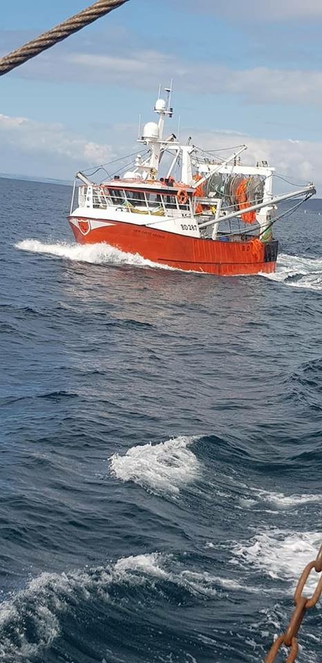 BD287 steaming through blue seas