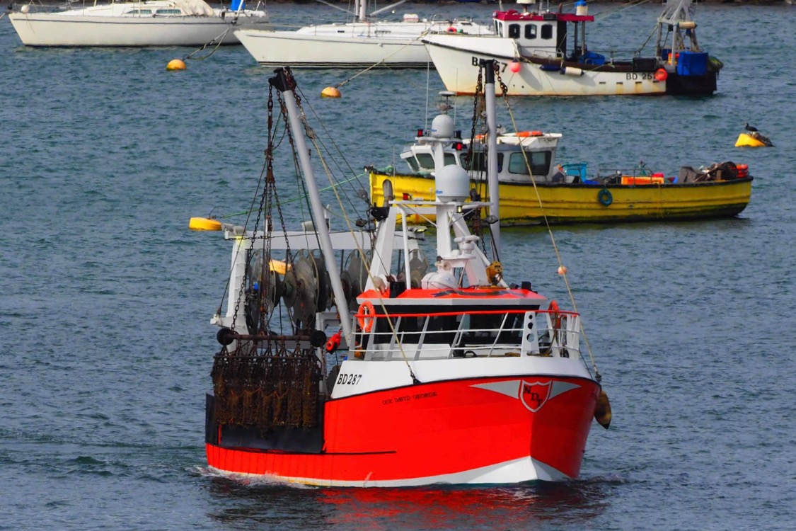 BD287 returning to harbour