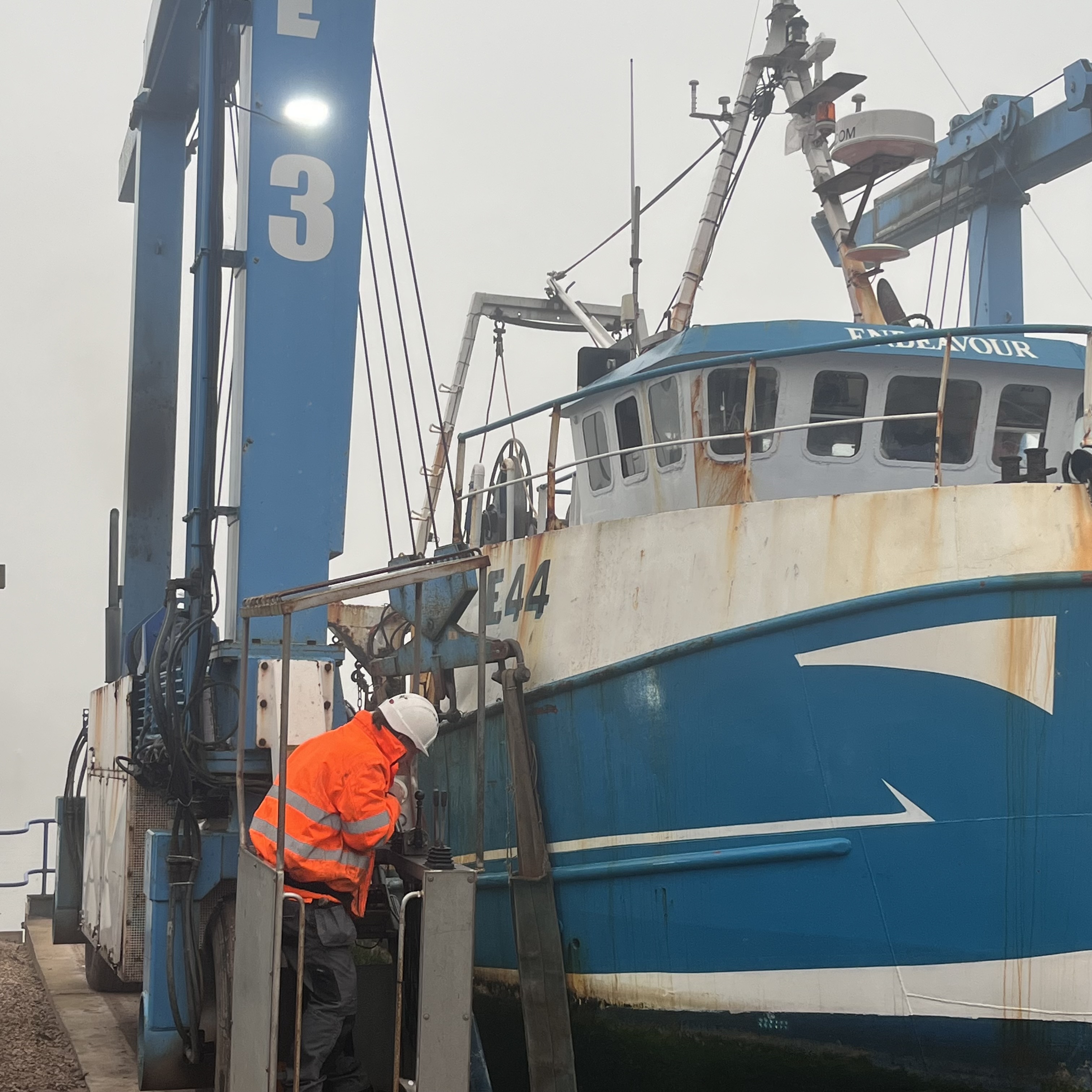 E44 Endeavour on the hoist — close-up